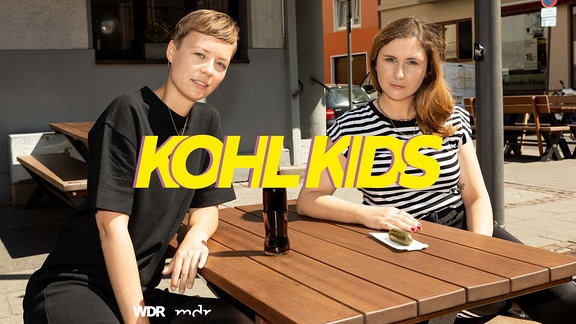 Friederike Schicht und Jule Wieler vom Podcast KOHL KIDS.